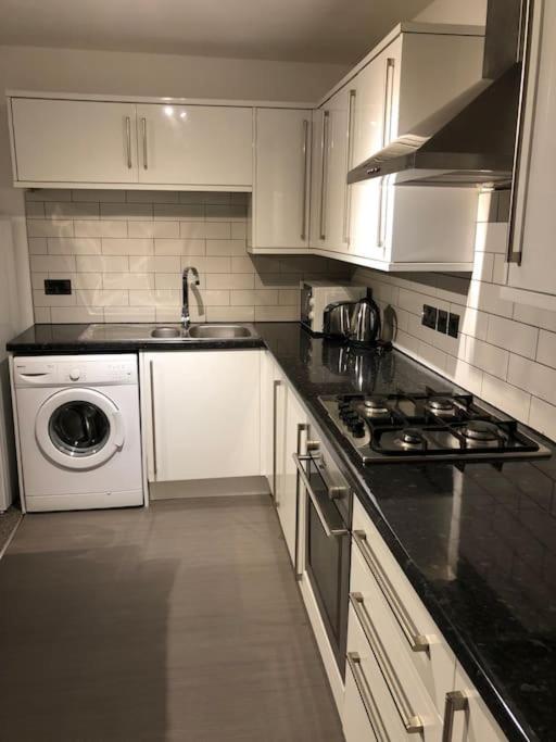 Modern 1 Bedroom Close To Town Centre. Пензанс