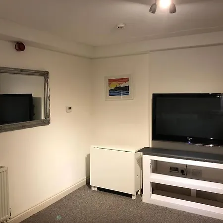 Modern 1 Bedroom Apartment Close To Penzance Town Centre. Exterior photo