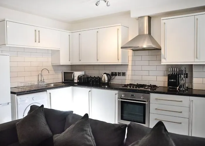 Modern 1 Bedroom Apartment Close To Penzance Town Centre.