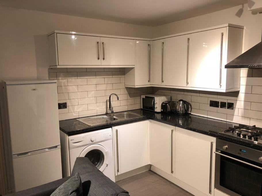Apartment Modern 1 Bedroom Close To Town Centre. Penzance