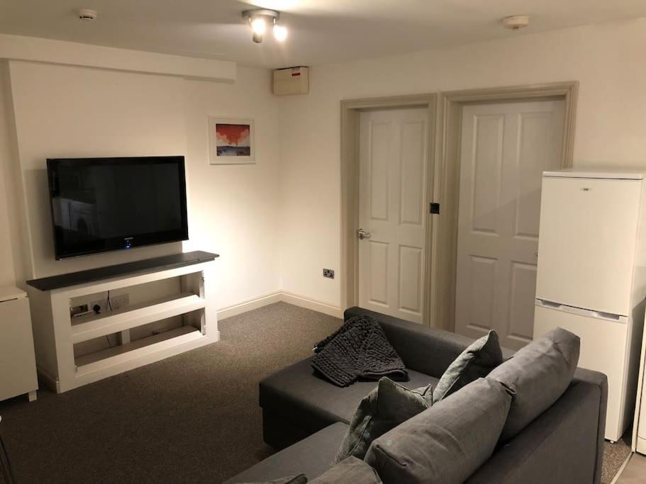 Modern 1 Bedroom Close To Town Centre. Apartment Penzance